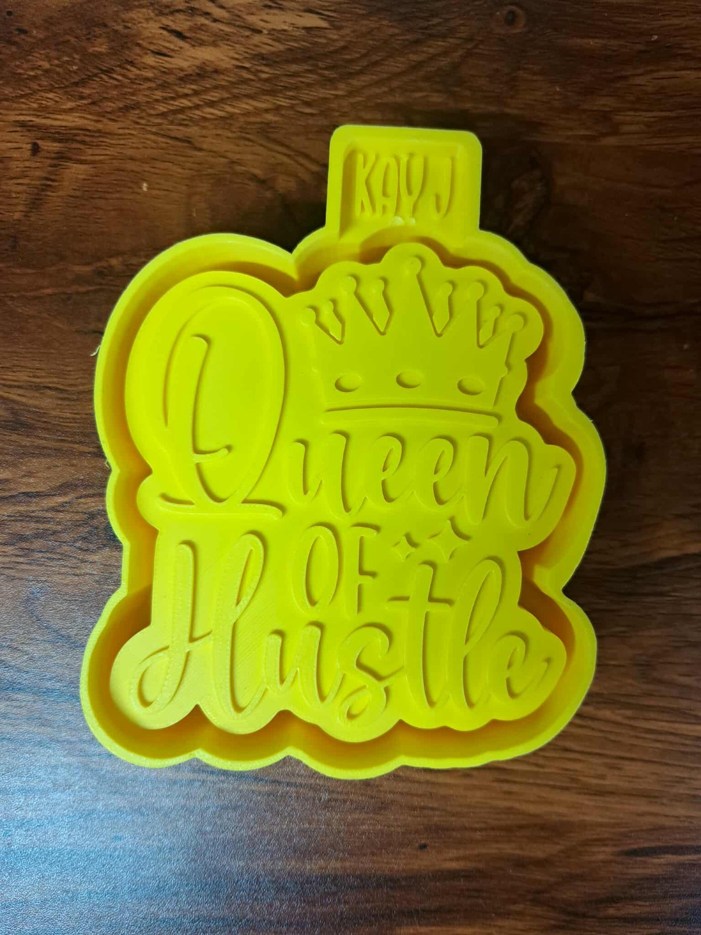 Queen of Hustle Mold