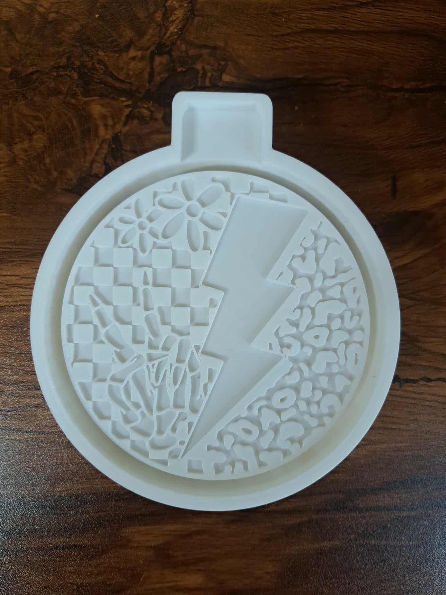 Peace Daisy Bolt Circle Mold