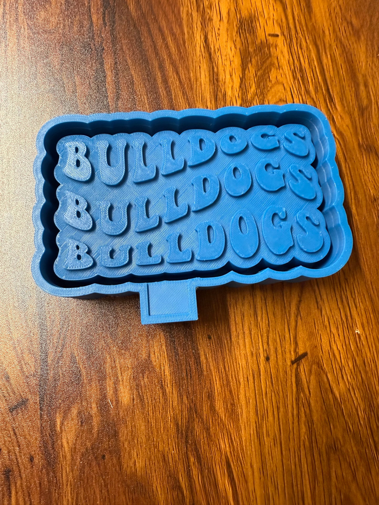 Mascot Wavy Bulldog Mold