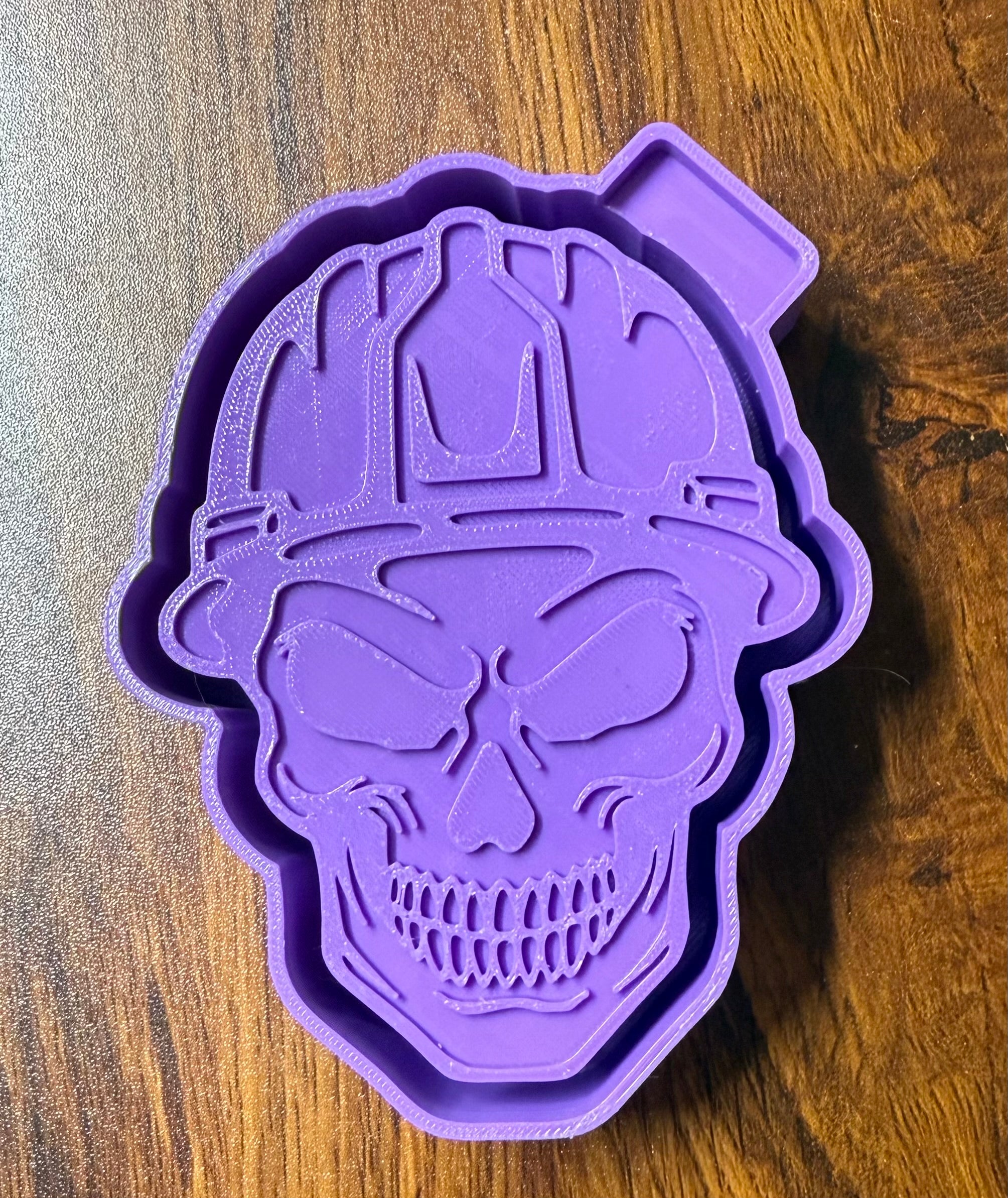 Skull Construction Hard Hat Mold – Lazy Day Crafts