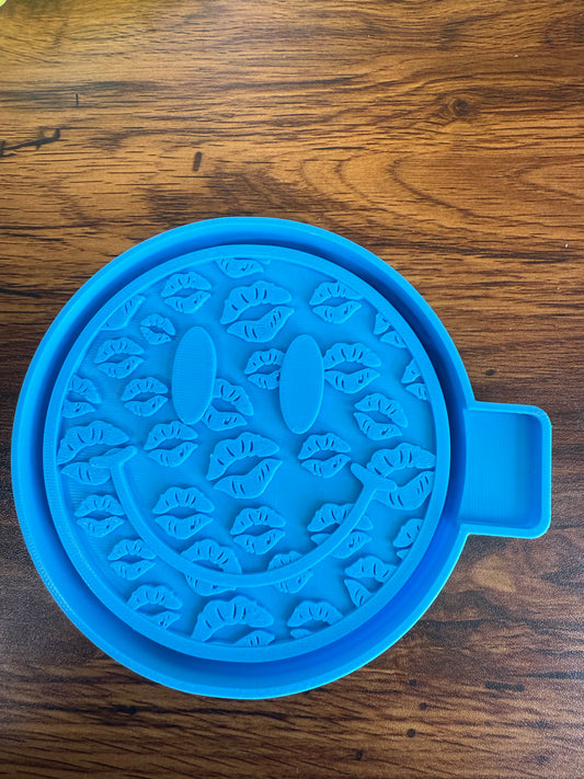 Smilie Face with Kisses Mold
