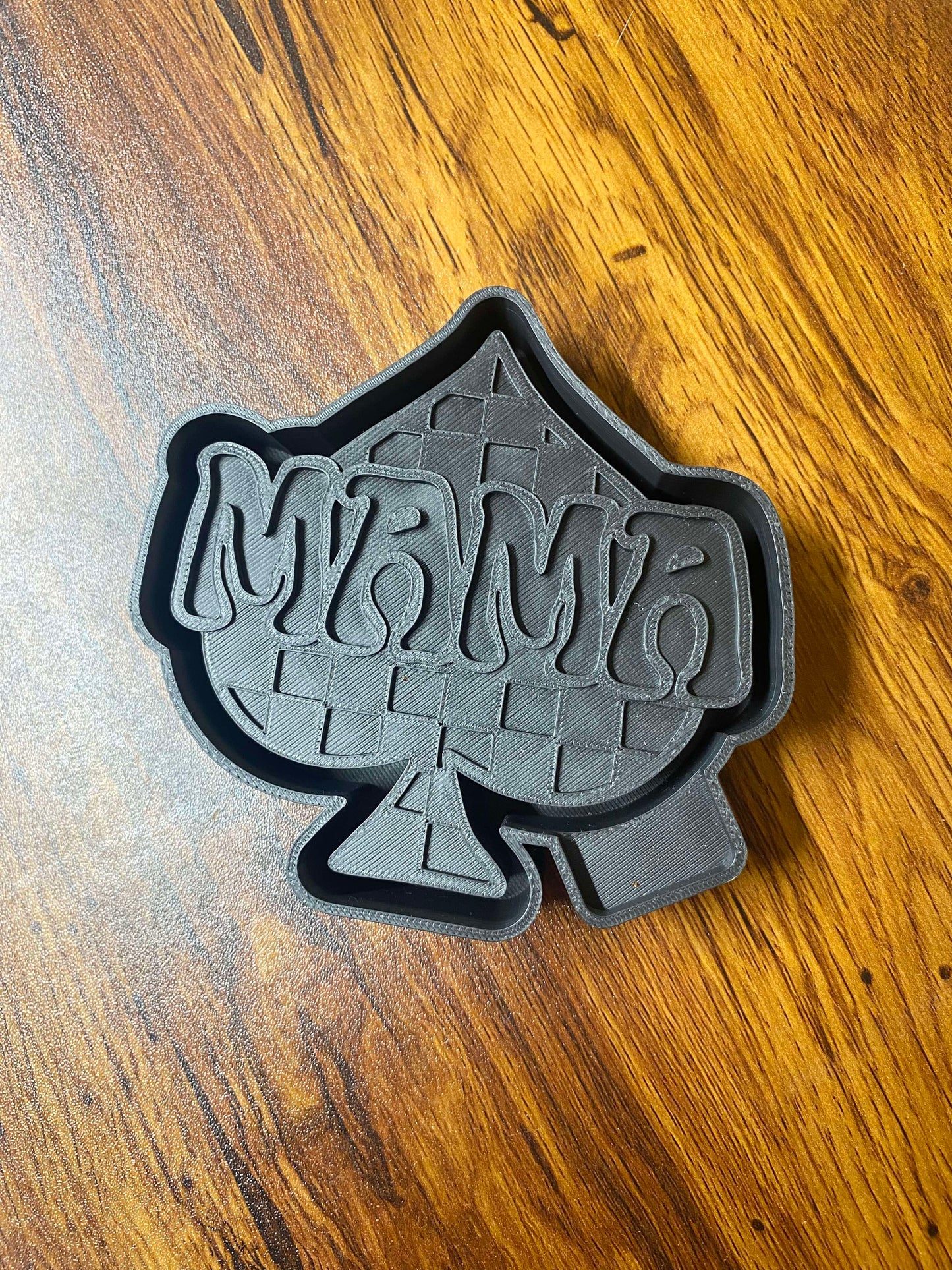 Mama Checkered Spade Mold