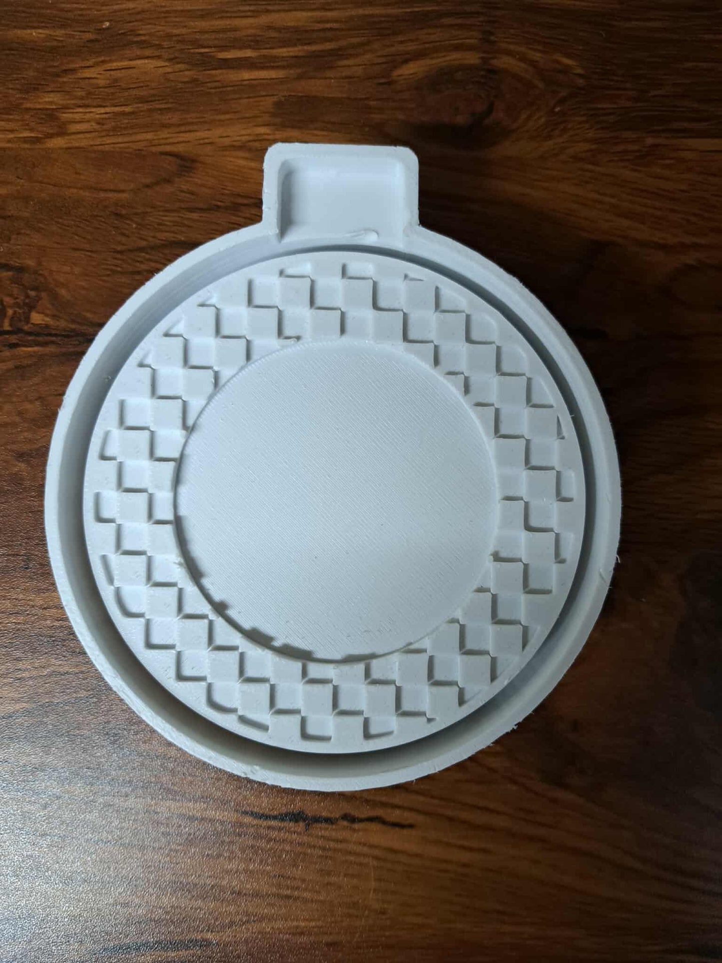Checkered Circle Frame Mold