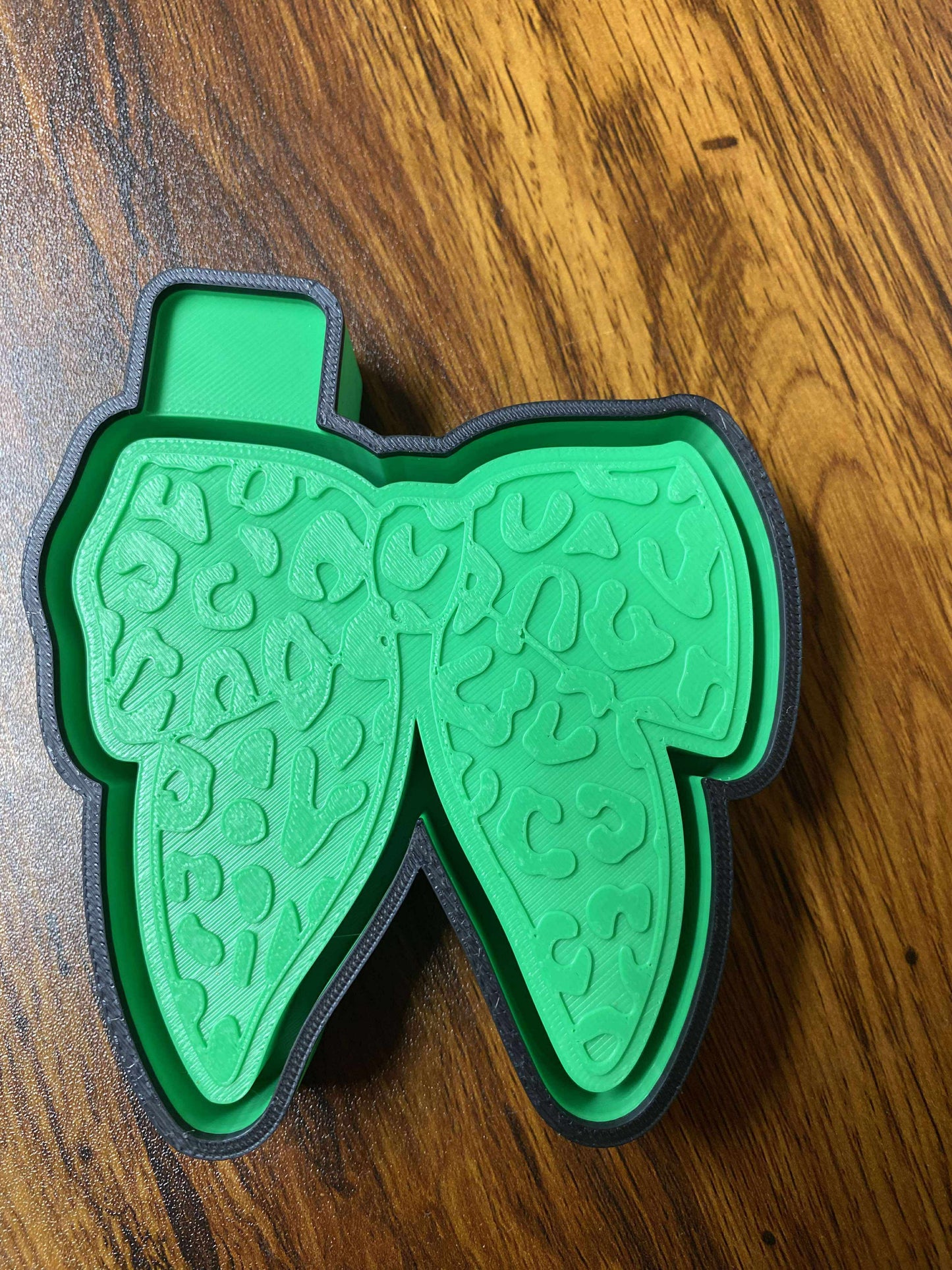 Cheetah Print Bow Mold