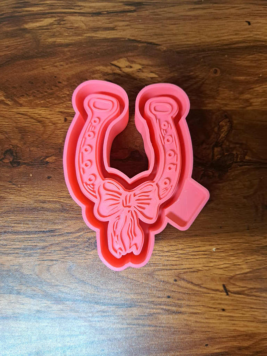 Horse Shoes With Bow Mold