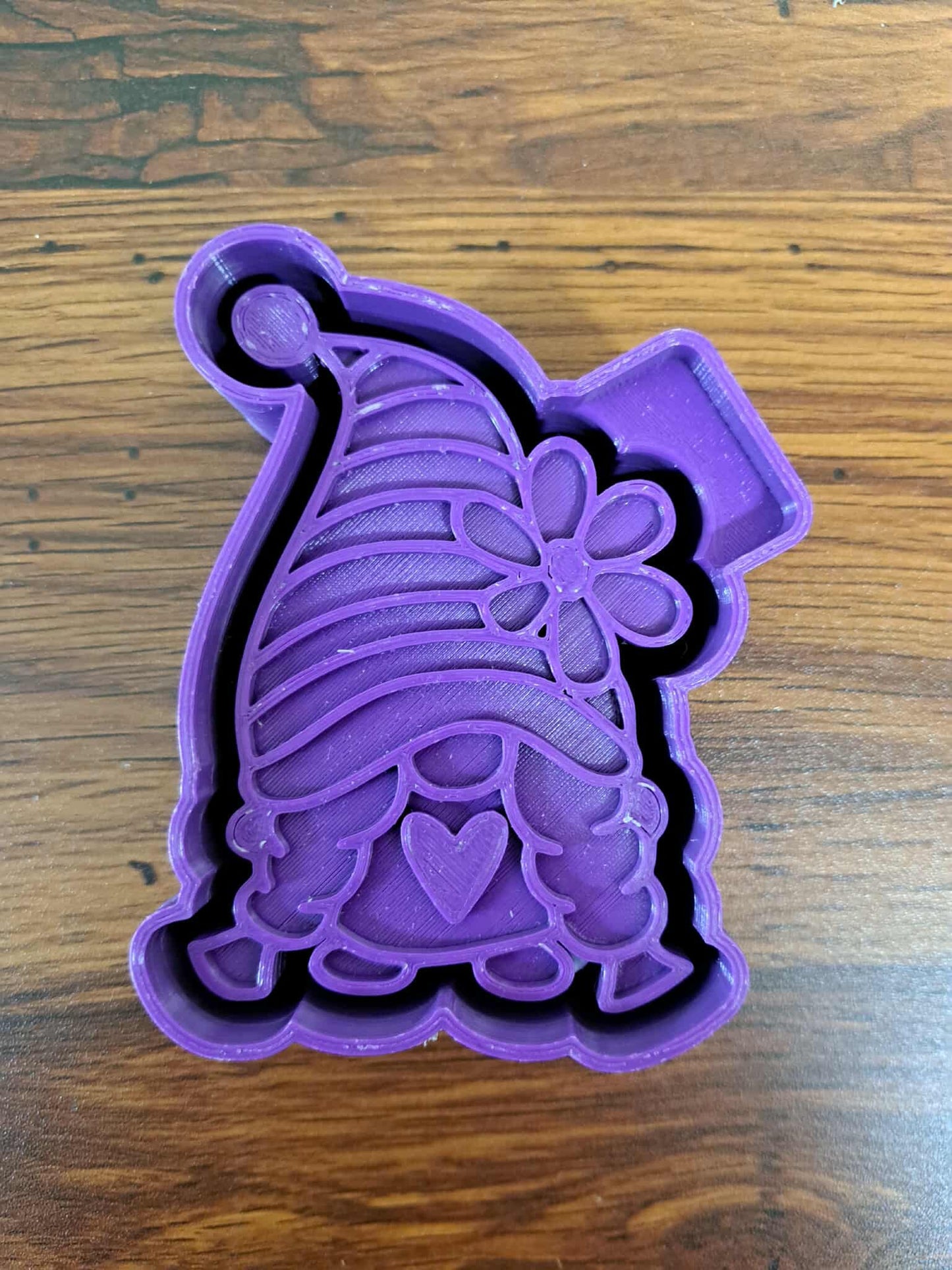 Girl Gnome wit Heart Mold