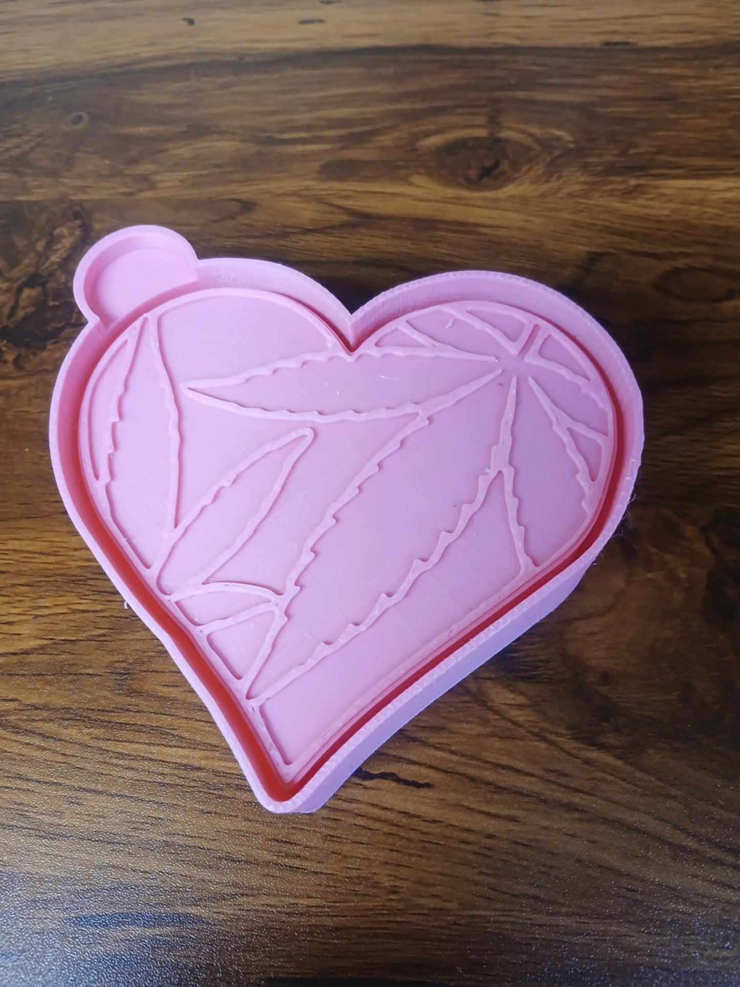 Marijuana Etched Heart Mold
