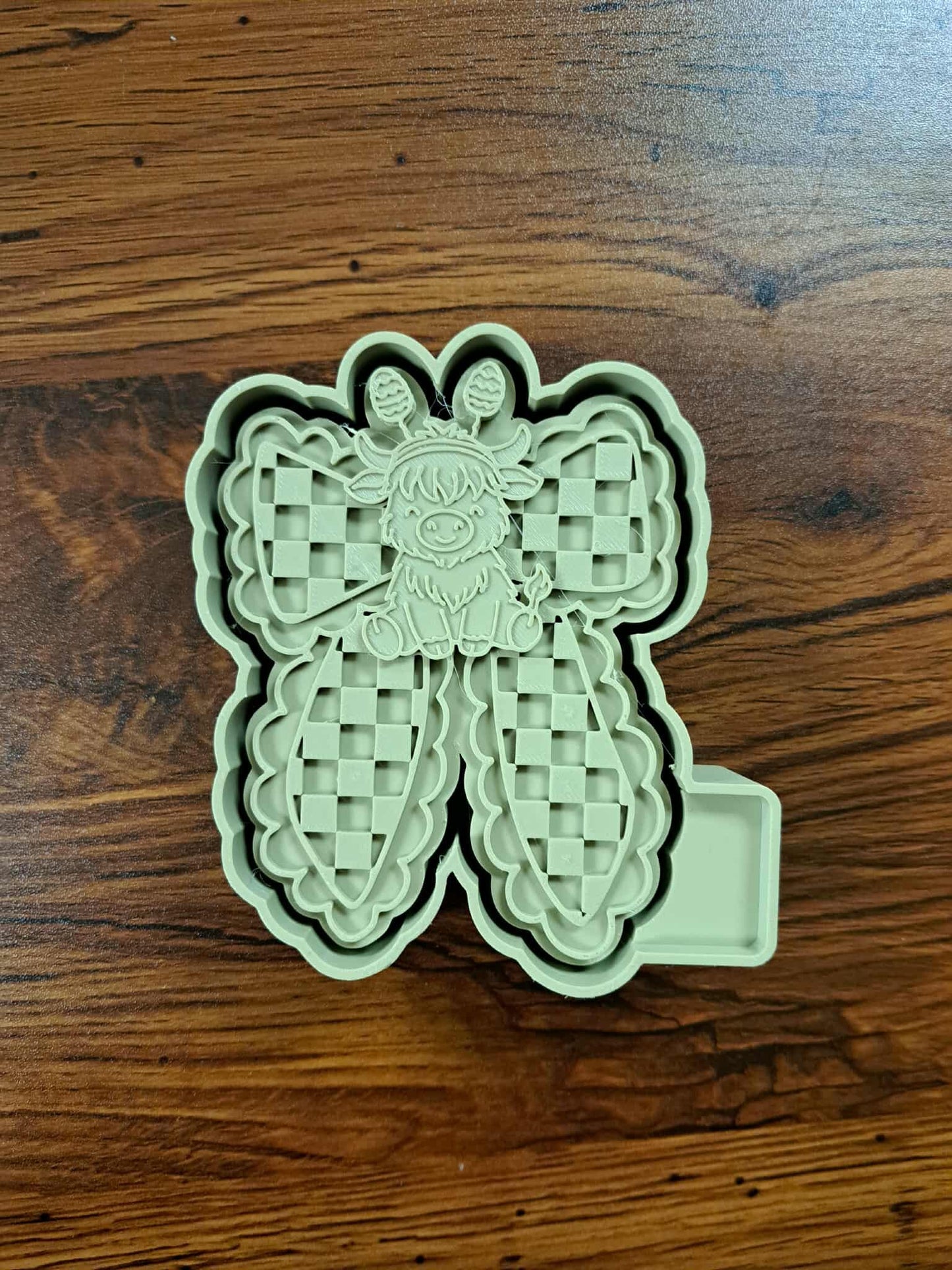 Easter Hyland Cow Checkered Bow